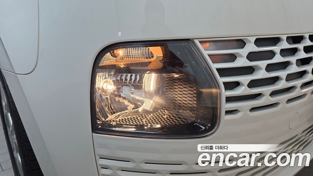 Hyundai Staria 2023 — photo 8