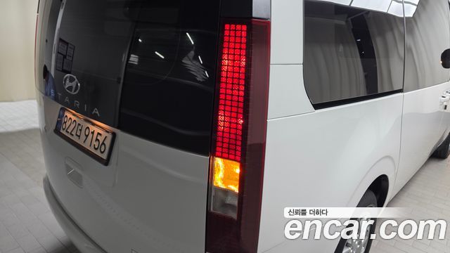 Hyundai Staria 2023 — photo 9