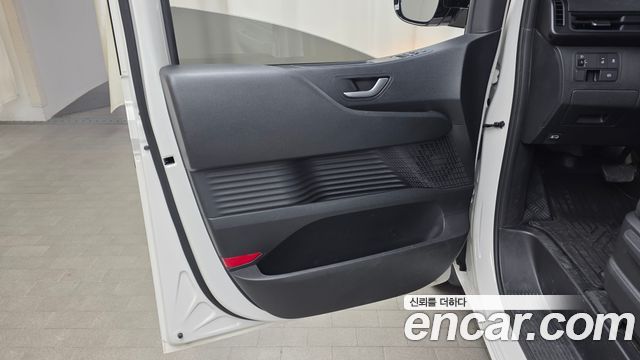 Hyundai Staria 2023 — photo 14