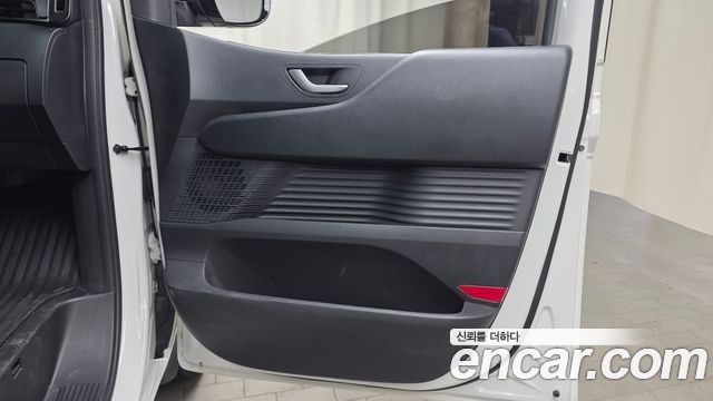 Hyundai Staria 2023 — photo 15