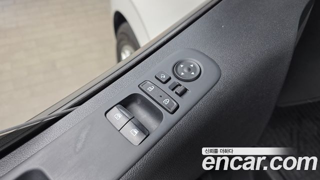 Hyundai Staria 2023 — photo 27