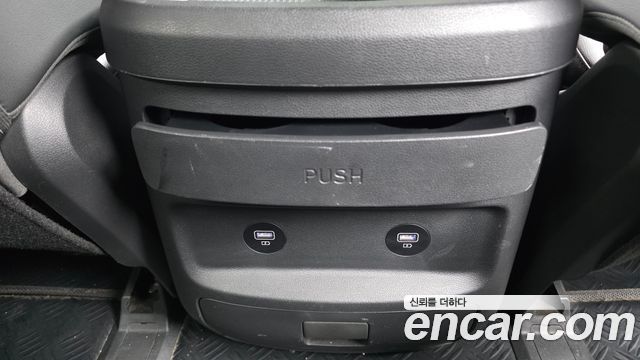 Hyundai Staria 2023 — photo 30