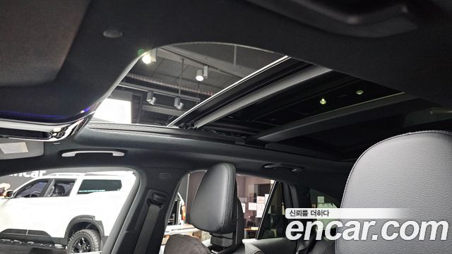 Mercedes-Benz GLC-Class 2024 — photo 28