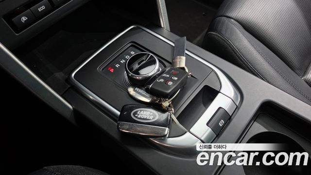 Land Rover Discovery Sport 2017 — photo 9