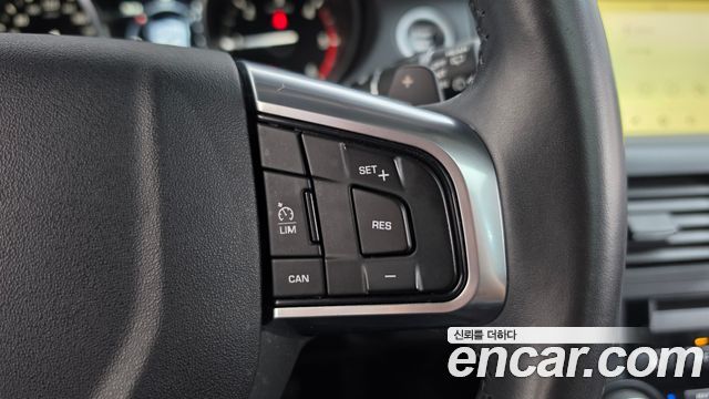 Land Rover Discovery Sport 2017 — photo 18