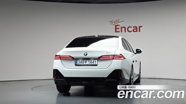 BMW 5-Series 2024 — photo 4