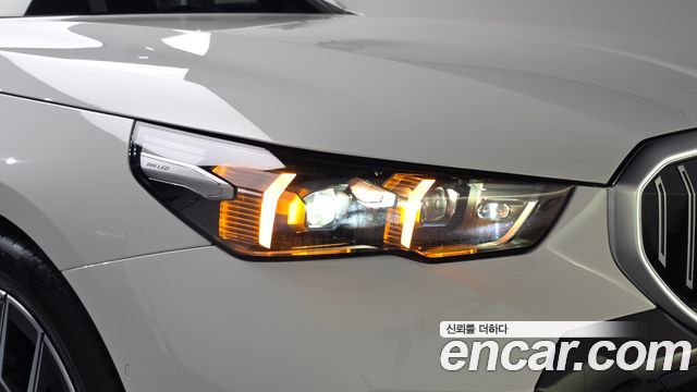 BMW 5-Series 2024 — photo 8