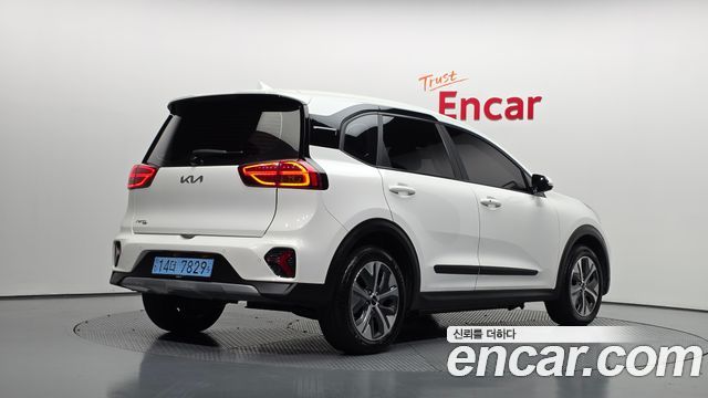 Kia Niro 2023 — photo 2