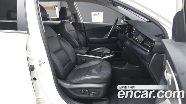 Kia Niro 2023 — photo 17