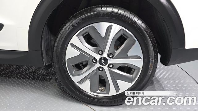 Kia Niro 2023 — photo 7
