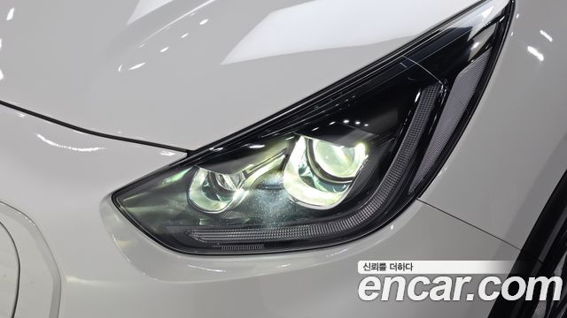 Kia Niro 2023 — photo 8