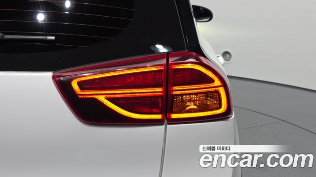 Kia Niro 2023 — photo 9