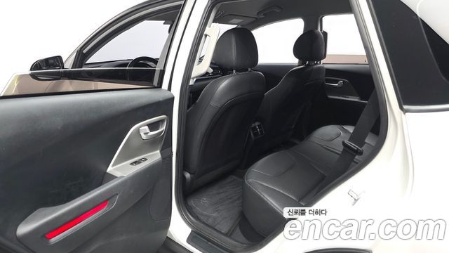 Kia Niro 2023 — photo 16