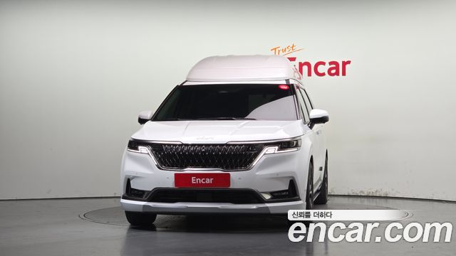 Kia Canival 2023 — photo 3