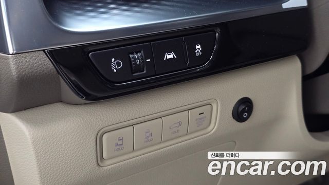 Kia Canival 2023 — photo 14