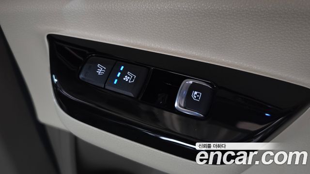 Kia Canival 2023 — photo 16