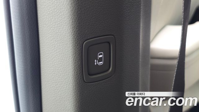 Kia Canival 2023 — photo 17