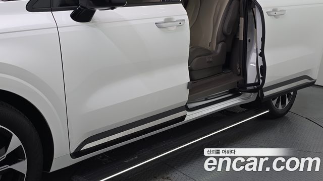 Kia Canival 2023 — photo 18