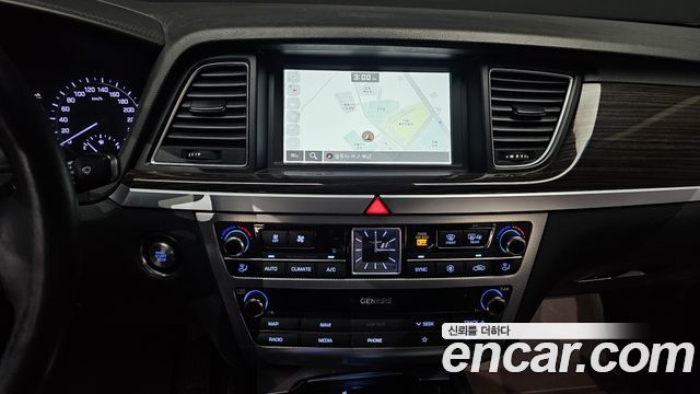 Genesis G80 2019 — photo 15