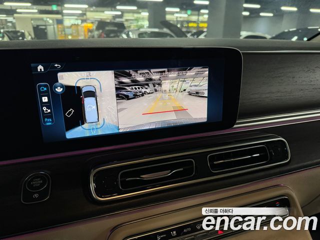 Mercedes-Benz V-Class 2025 — photo 11
