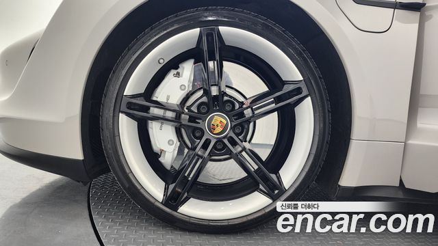 Porsche Taycan 2022 — photo 5
