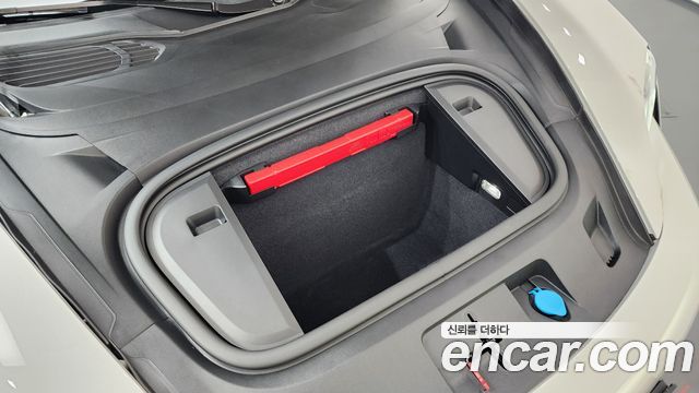 Porsche Taycan 2022 — photo 6