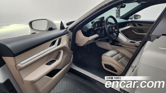 Porsche Taycan 2022 — photo 13
