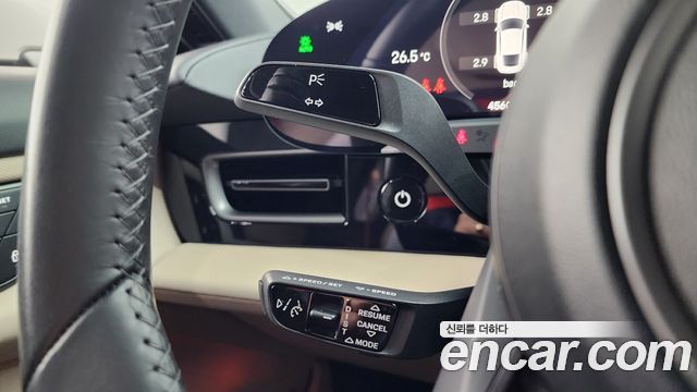 Porsche Taycan 2022 — photo 21