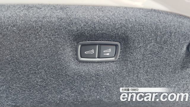 Porsche Taycan 2022 — photo 22