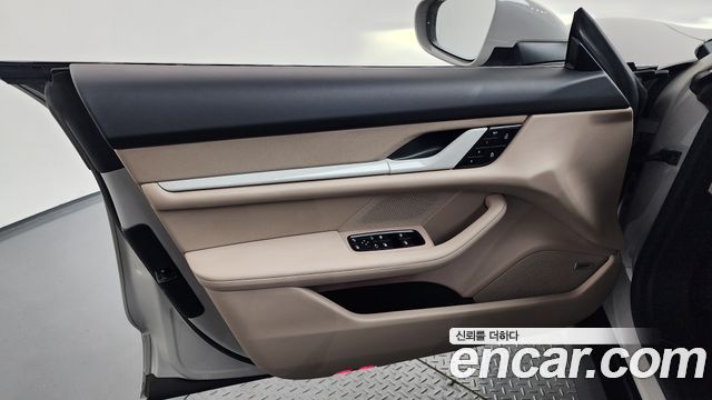 Porsche Taycan 2022 — photo 24