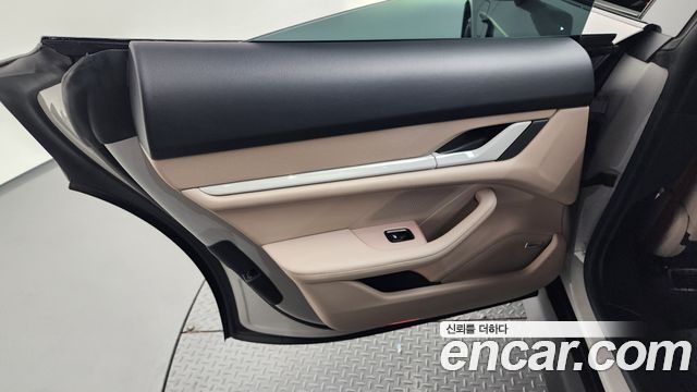 Porsche Taycan 2022 — photo 15