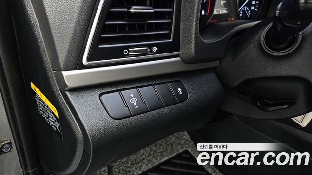 Hyundai AVANTE 2017 — photo 22