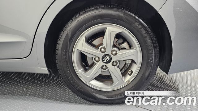 Hyundai AVANTE 2017 — photo 7