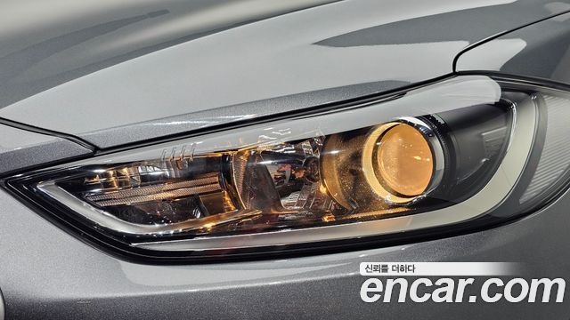 Hyundai AVANTE 2017 — photo 8