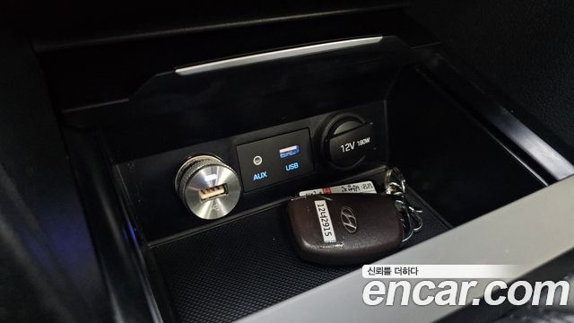 Hyundai AVANTE 2017 — photo 27