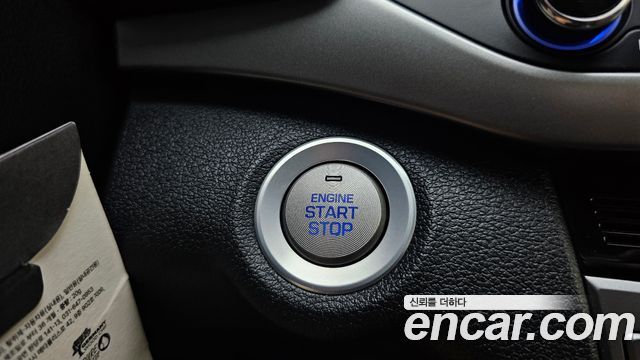 Hyundai AVANTE 2017 — photo 28