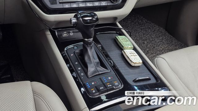 Kia Canival 2016 — photo 9