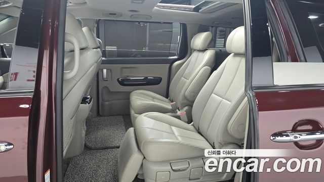 Kia Canival 2016 — photo 12