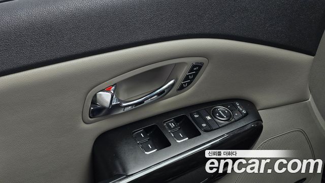Kia Canival 2016 — photo 17