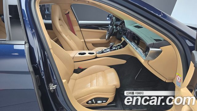 Porsche Panamera 2018 — photo 11