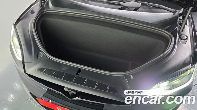 Tesla Model X 2026 — photo 6