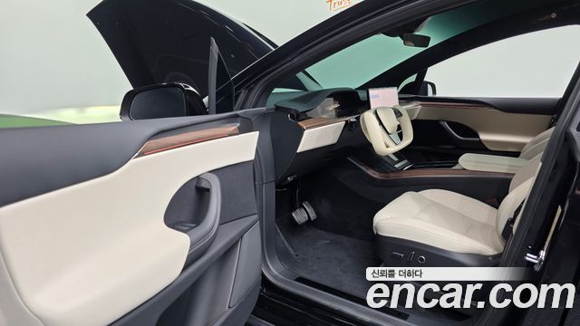Tesla Model X 2026 — photo 13