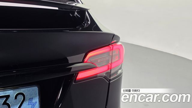 Tesla Model X 2026 — photo 9