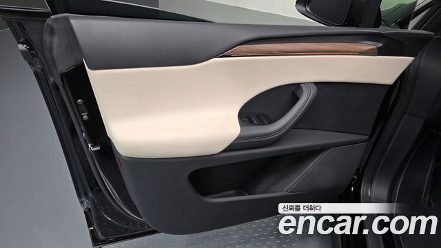 Tesla Model X 2026 — photo 14