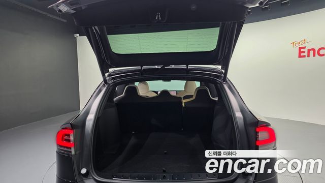 Tesla Model X 2026 — photo 34