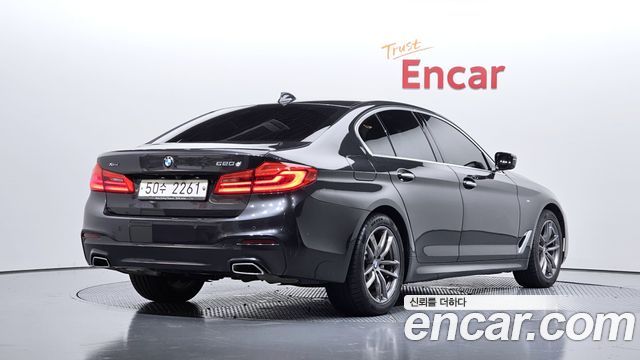 BMW 5-Series 2018 — photo 2