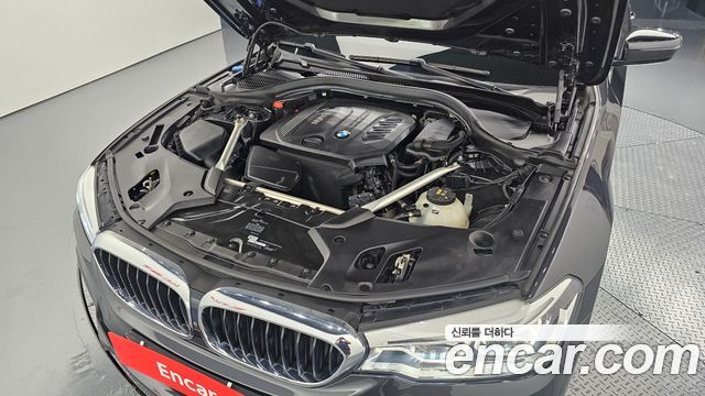 BMW 5-Series 2018 — photo 6