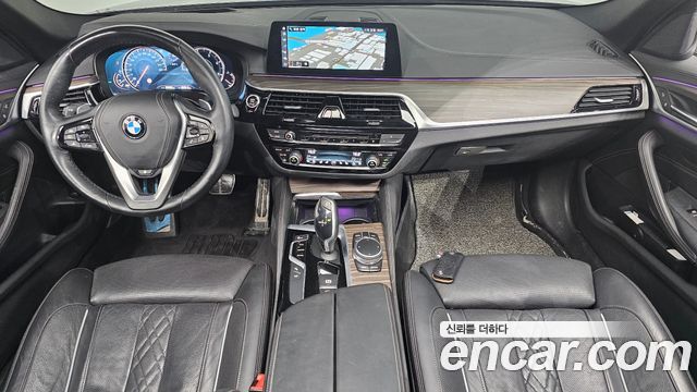 BMW 5-Series 2018 — photo 10
