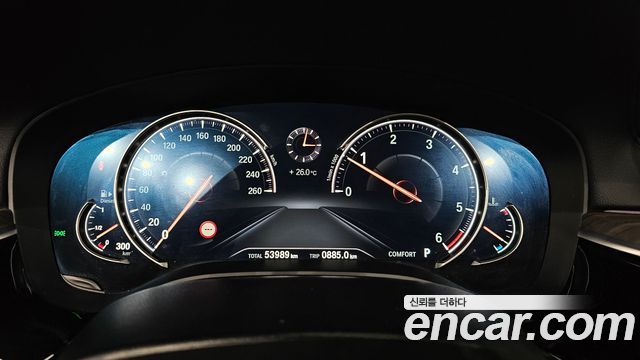 BMW 5-Series 2018 — photo 11