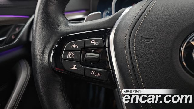 BMW 5-Series 2018 — photo 23